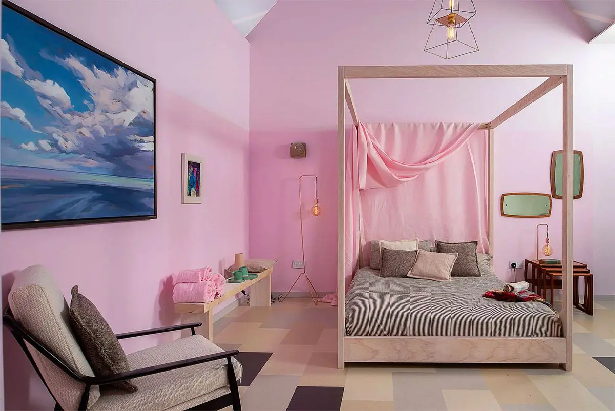 dormitorio rosa caramelo