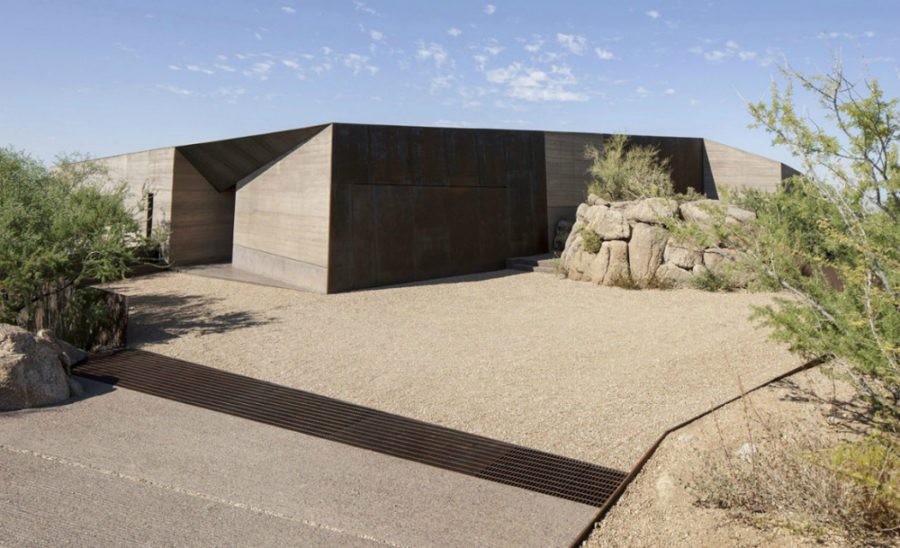Casa con patio en el desierto de Wendell Burnette Architects